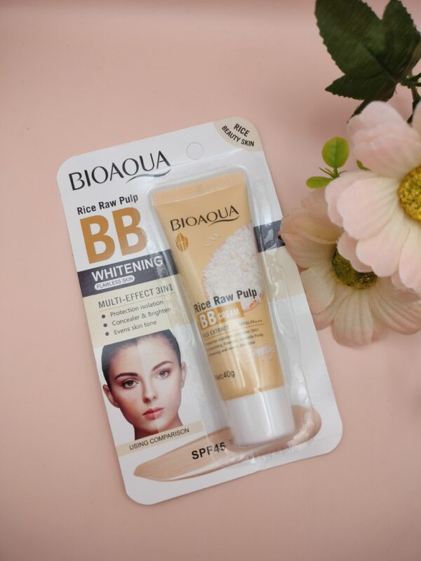 BB Cream Clareador Bioaqua Rice Raw Pulp - 3 em 1 com FPS 45 - 40gr